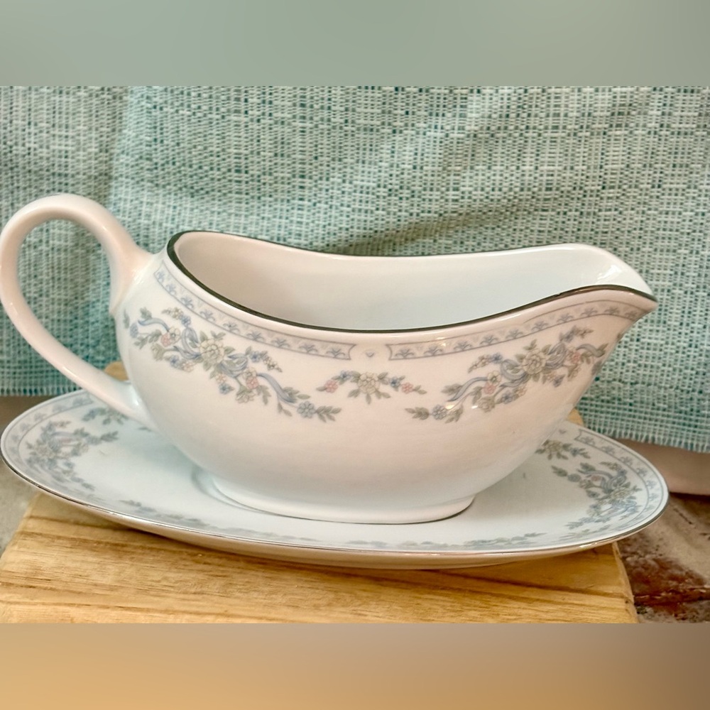 SOMERSET BY EXCEL CHINA DINNERWARE FLORAL GRAVY BOAT & UNDER PLATE